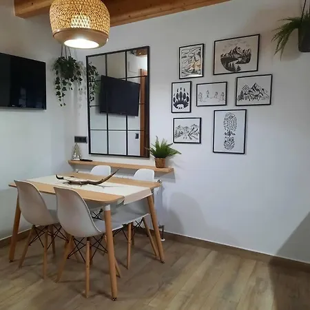 Holiday home Mcastet, Casita Aranesa En El Valle De Aran *