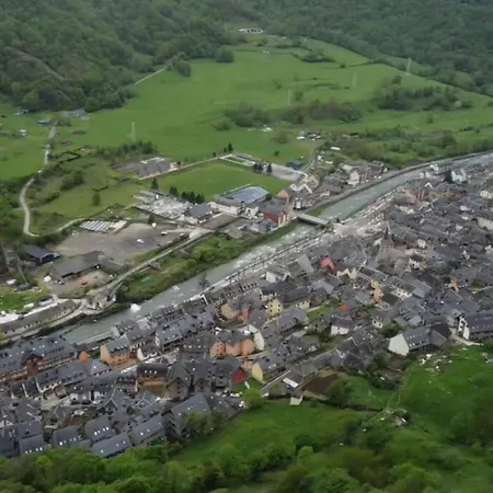 Mcastet, Casita Aranesa En El Valle De Aran *