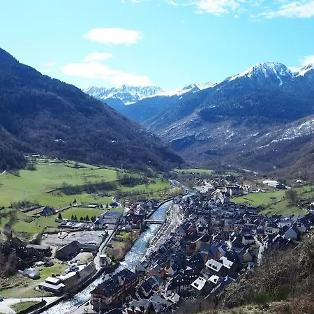 Mcastet, Casita Aranesa En El Valle De Aran * Bossost