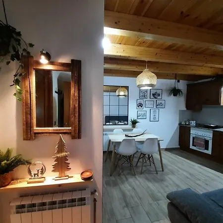 Mcastet, Casita Aranesa En El Valle De Aran *