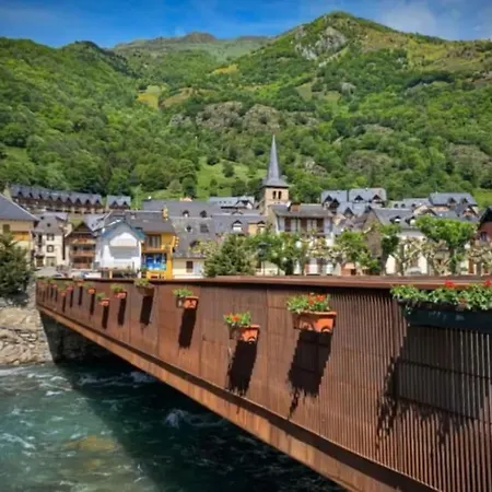 Holiday home Mcastet, Casita Aranesa En El Valle De Aran Bossost